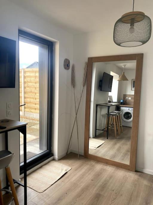 Entre Ville Et Campagne Appartement Cosy Avec Parking Et Terrasse Wood Coutiches Exteriér fotografie